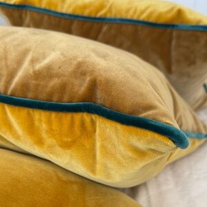 Room&Board New 3 Felix Velvet Throw Pillow Covers Mustard Two-Tone 20”w 20”h
